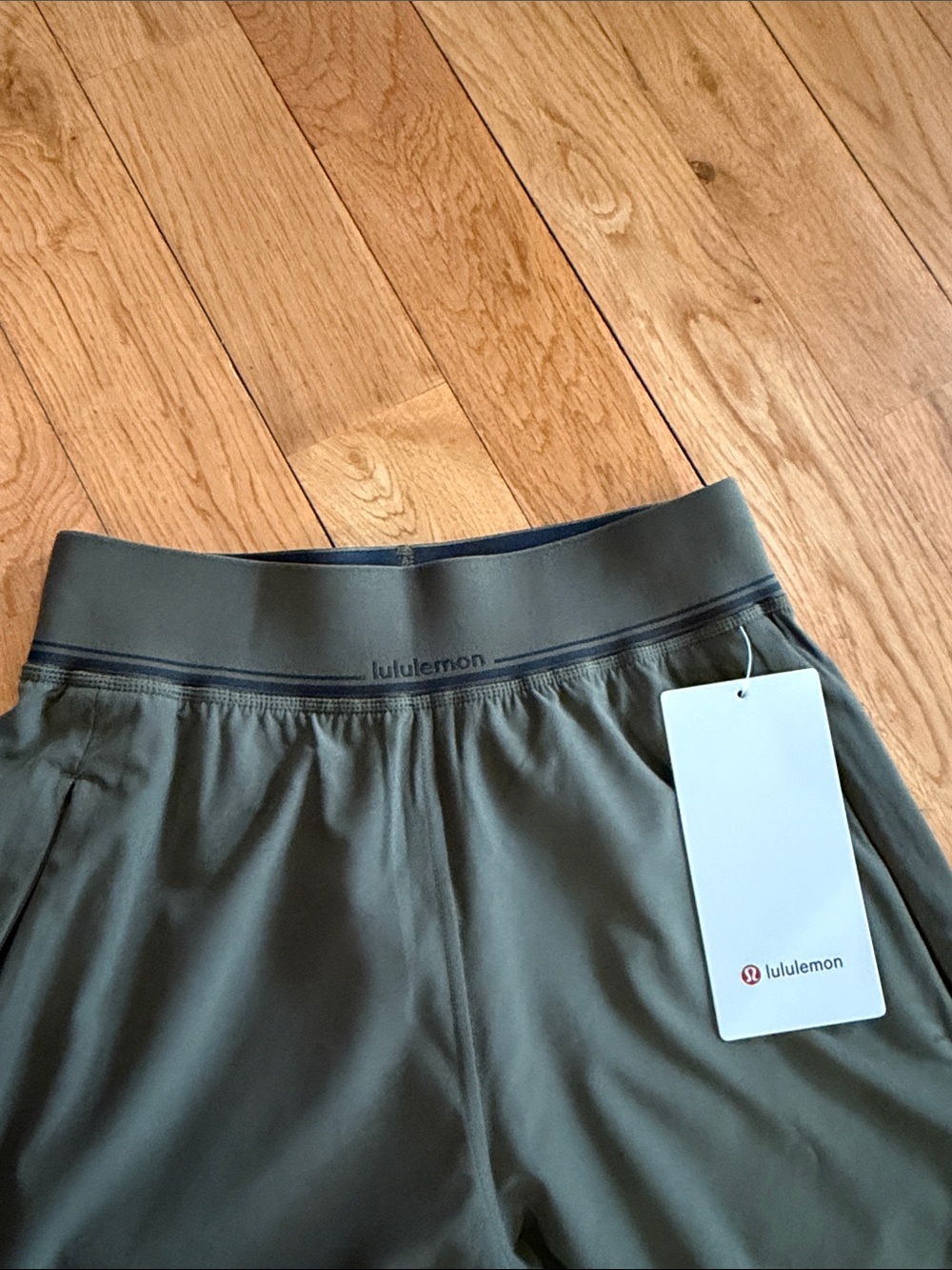 Lululemon - Picture 2 of 5
